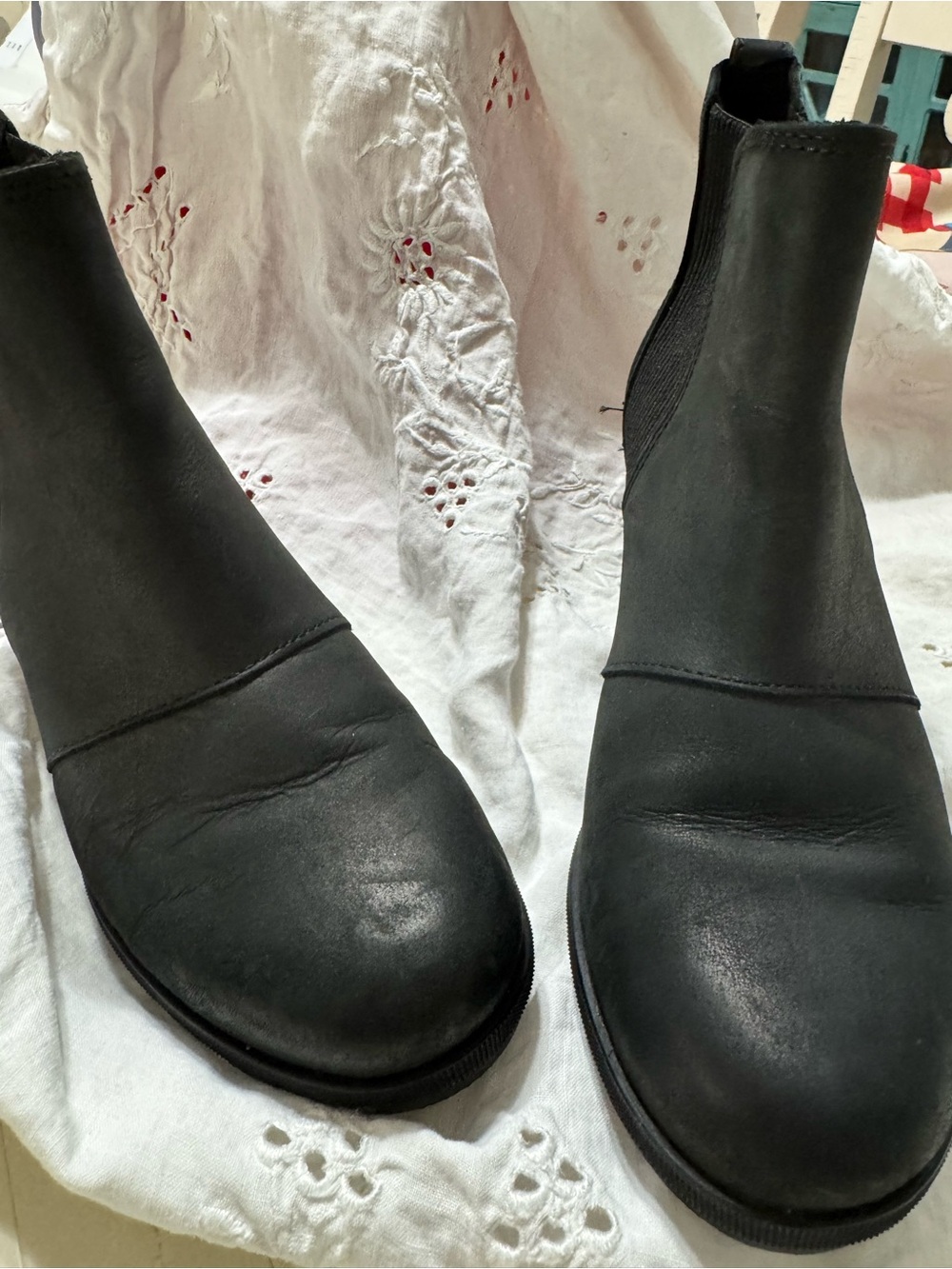 Sorel Black Leather Chelsea Ankle Boots